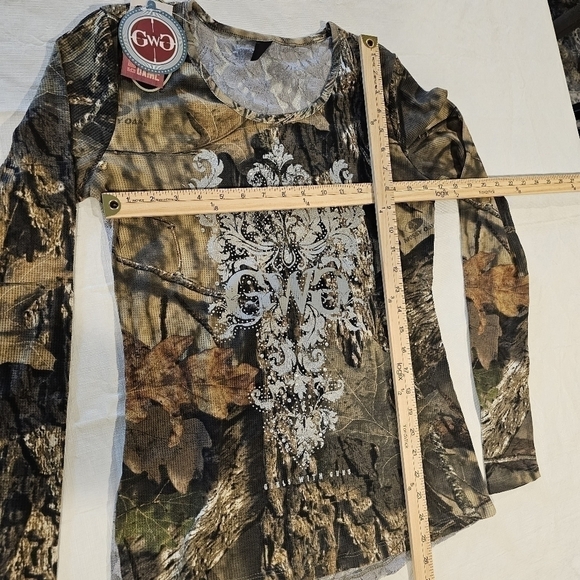 GIRLS WITH GUNS camo print lace top mossy oak country tee top shirt sz Sโฆ - Picture 10 of 14